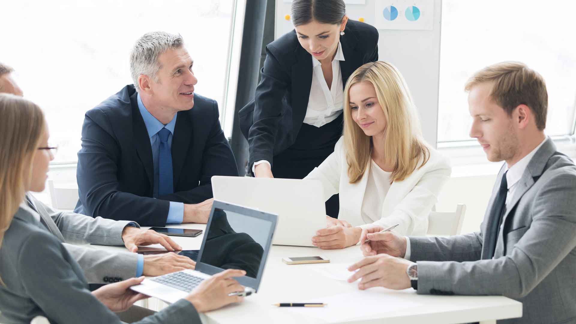 Les 10 meilleures raisons de ne pas bâtir un parcours de management en 2026 (et pourquoi il faut le faire)